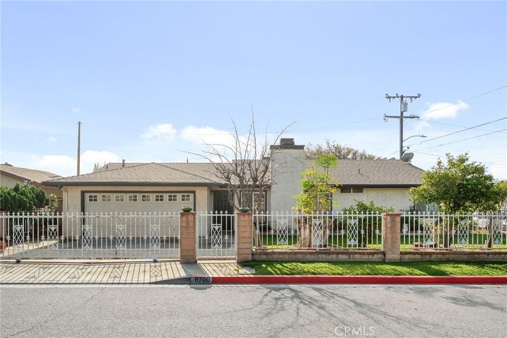 8700 Dennis Property Photo 1