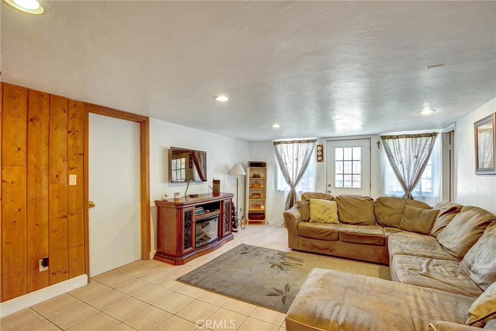 1026 Arnold Way Property Photo 36