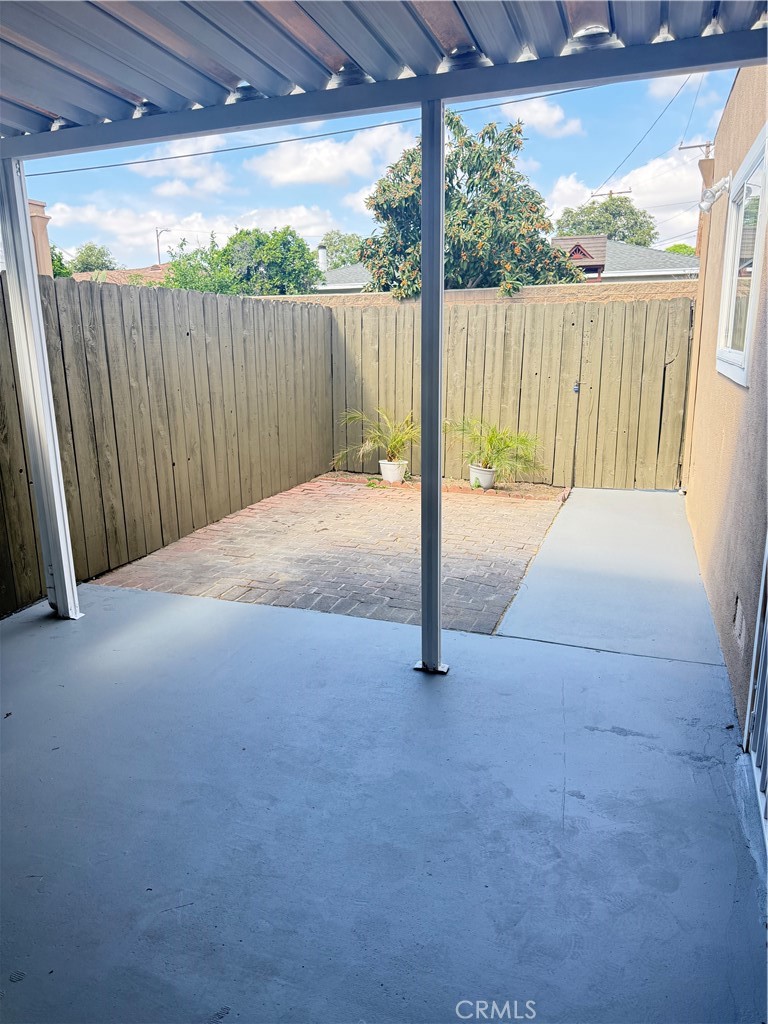 1765 W Glenoaks Property Photo 18