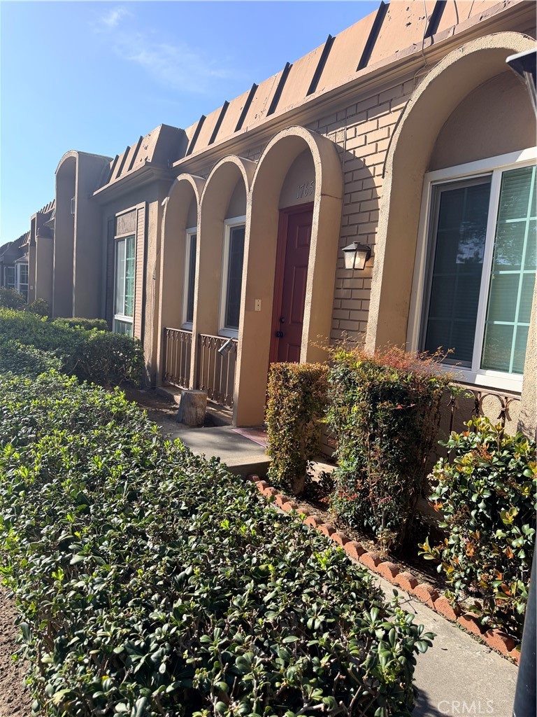 1765 W Glenoaks Property Photo 22