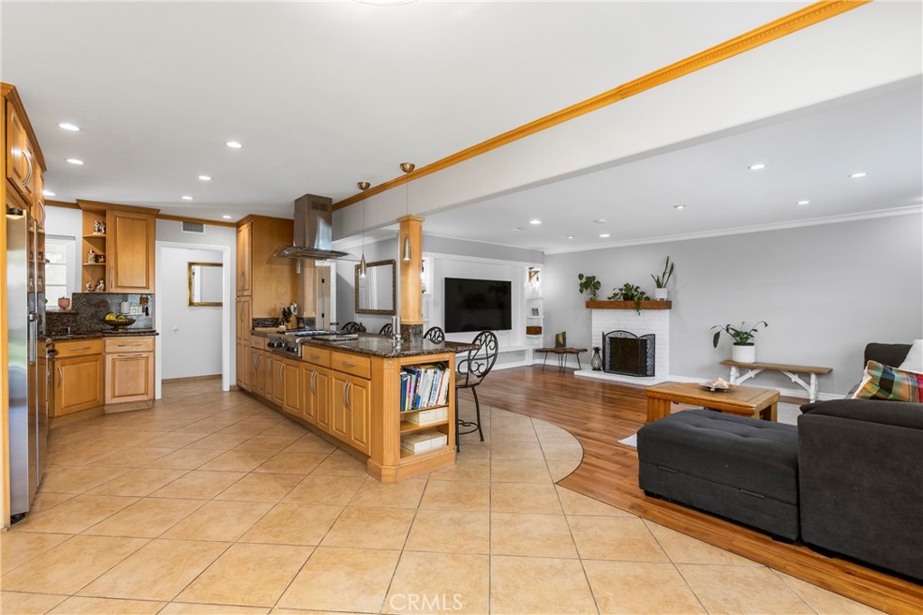7689 Holder Property Photo 1