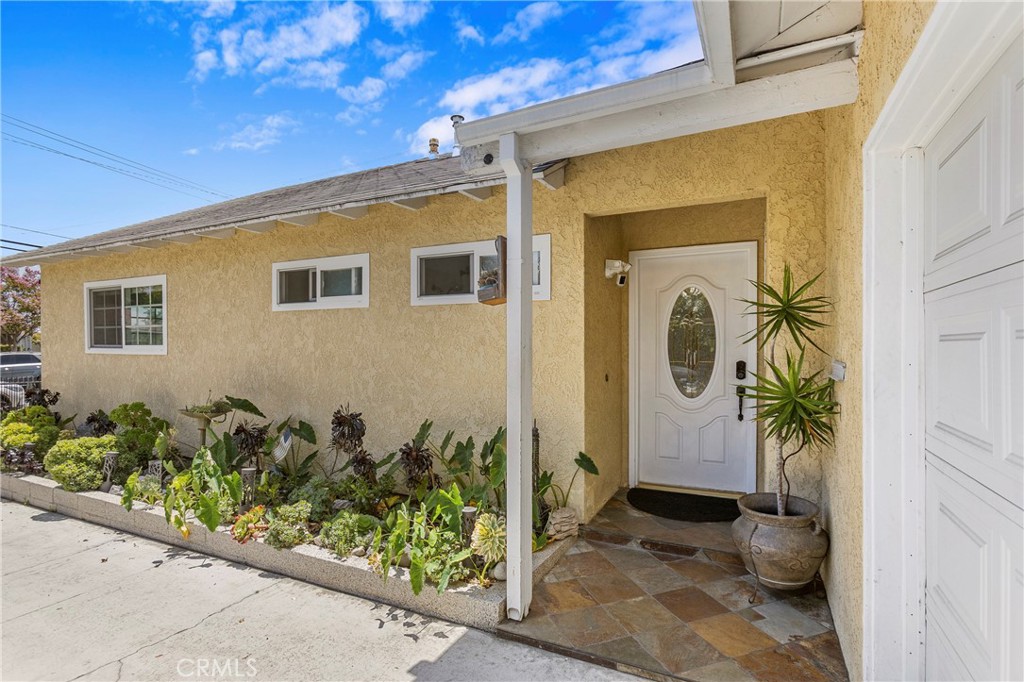 7689 Holder Property Photo 1