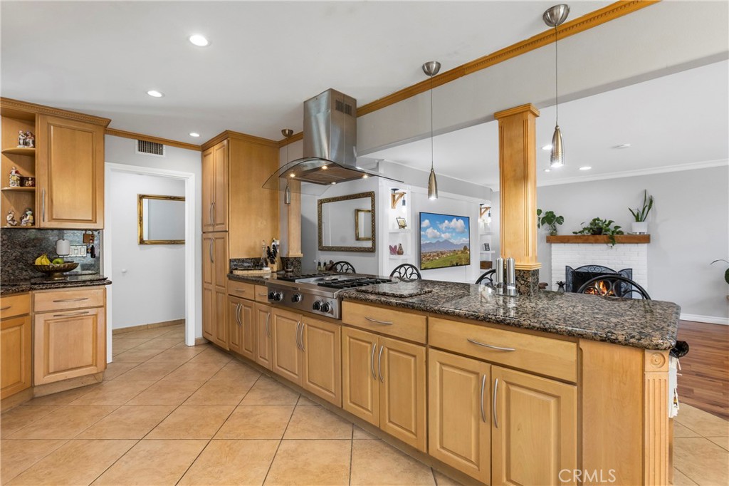 7689 Holder Property Photo 3