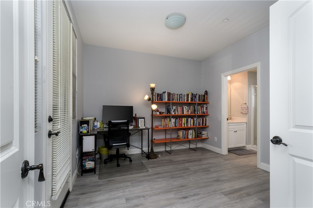 634 S Melrose Property Photo 18