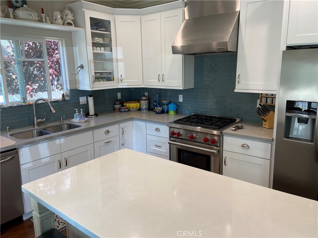 4470 Stansbury Avenue Property Photo 6