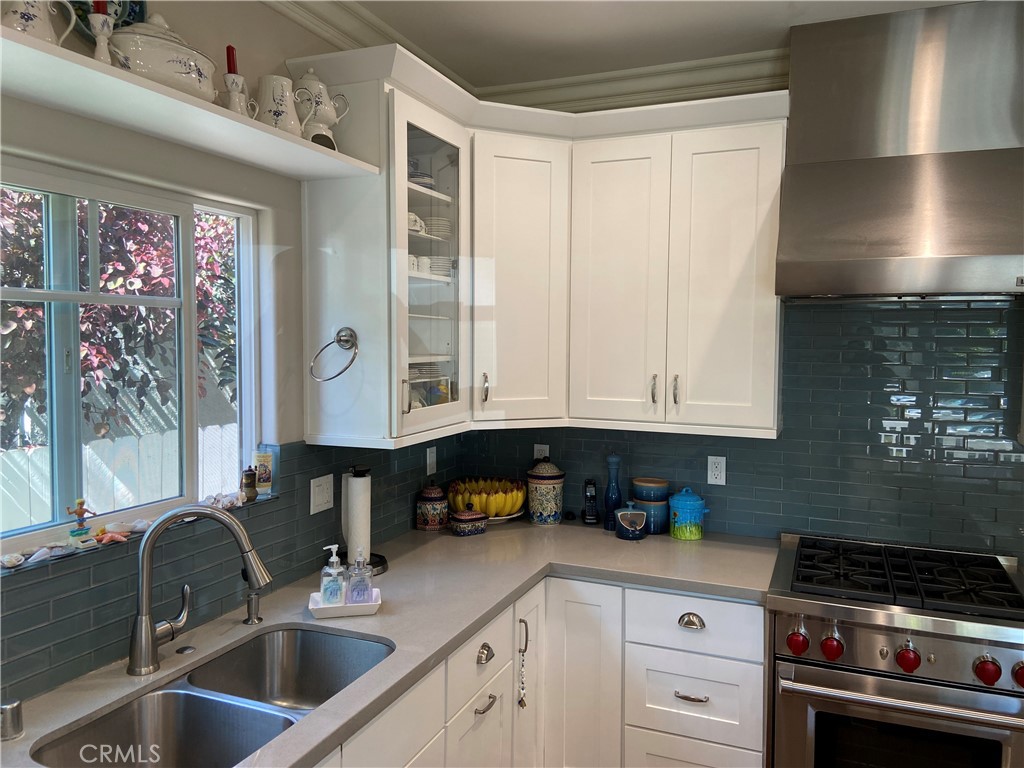 4470 Stansbury Avenue Property Photo 10