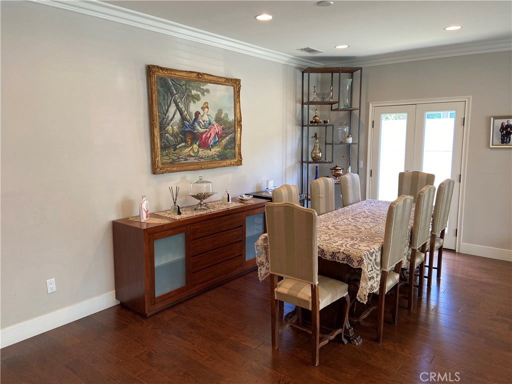 4470 Stansbury Avenue Property Photo 12