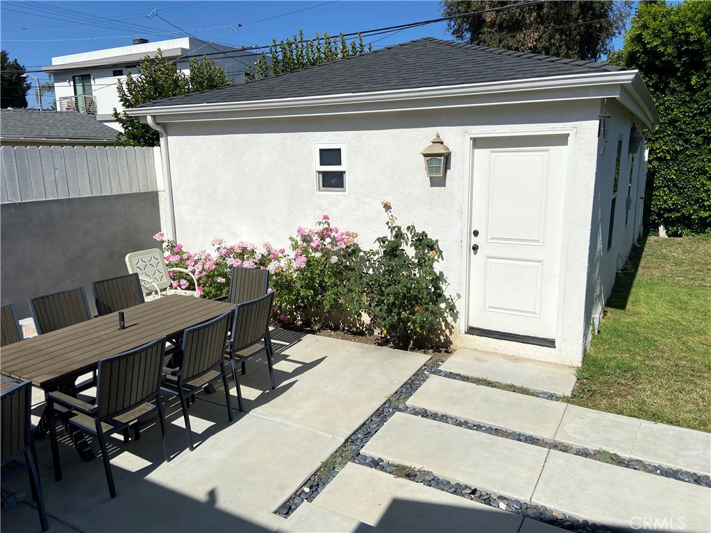 4470 Stansbury Avenue Property Photo 45
