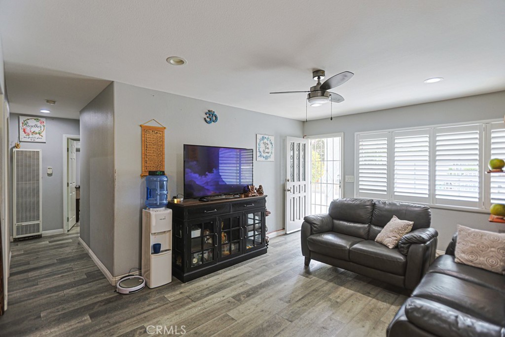 14671 Hunter Ln Property Photo 5