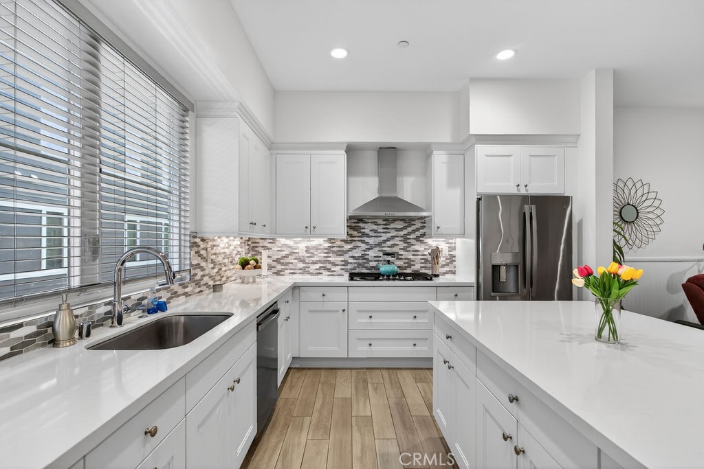 985 Doheny Way Property Photo 11