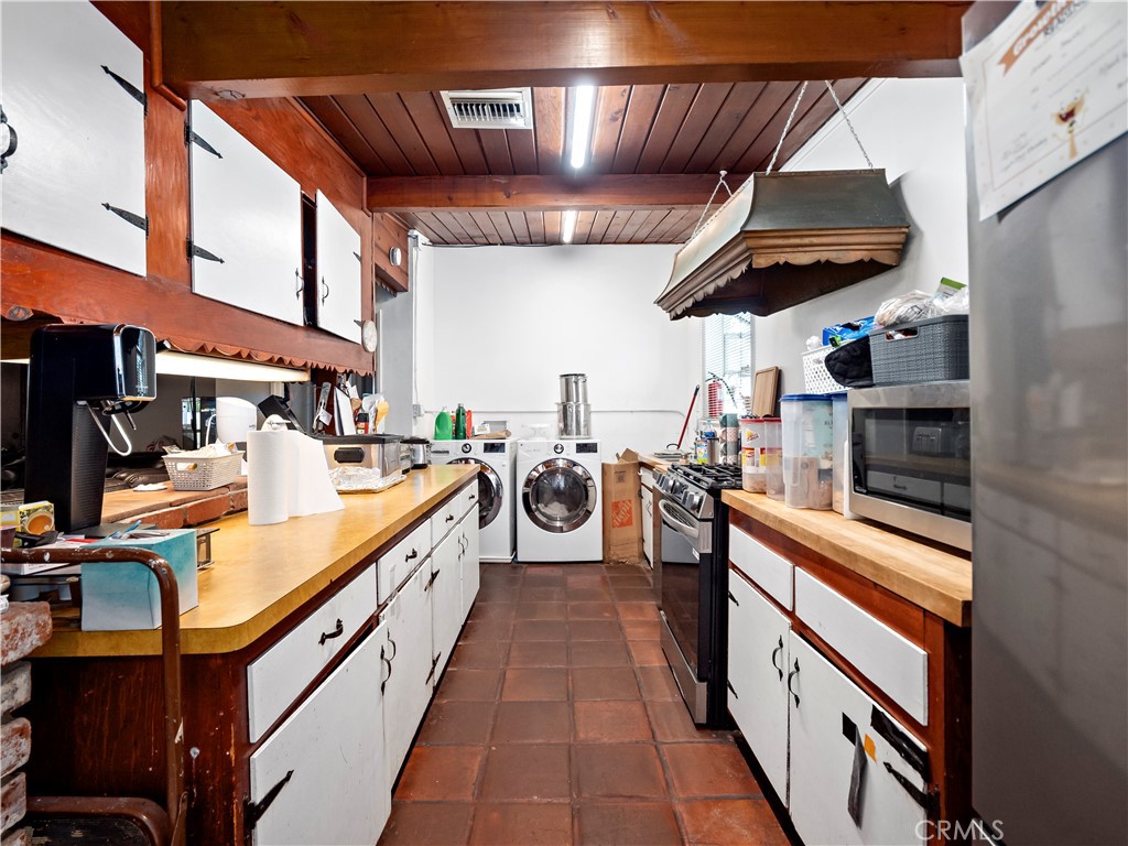 9281 Dorrington Property Photo 11