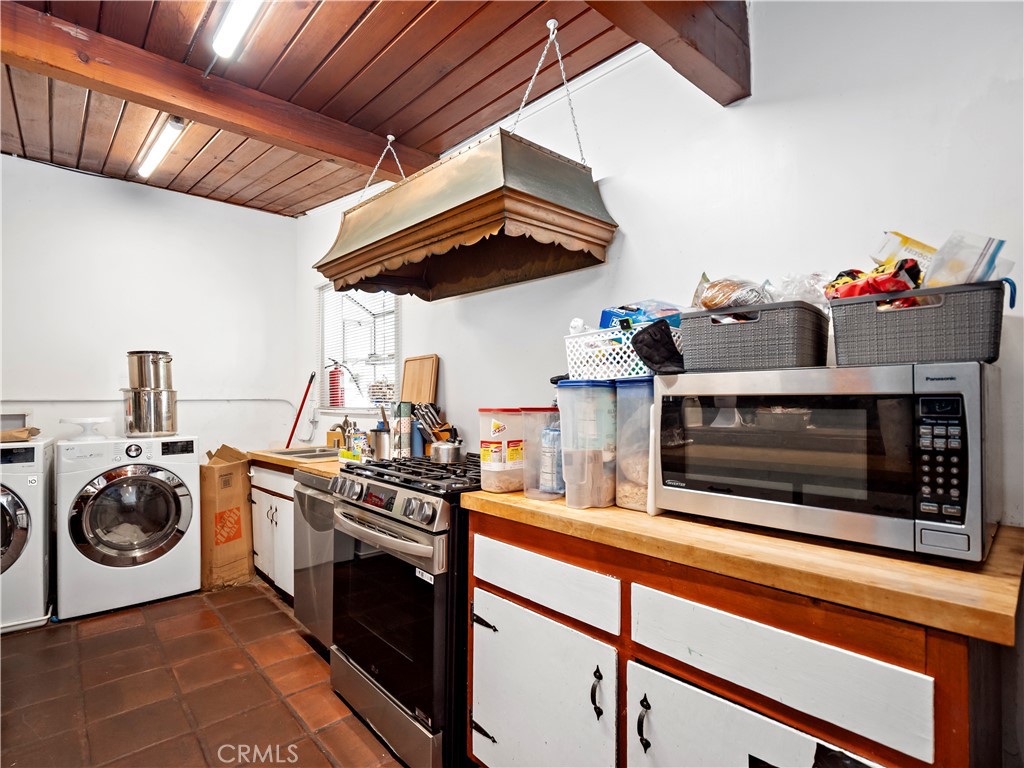 9281 Dorrington Property Photo 13
