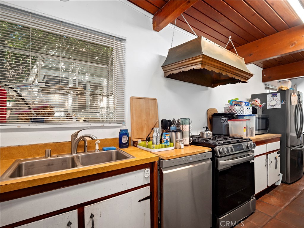 9281 Dorrington Property Photo 14