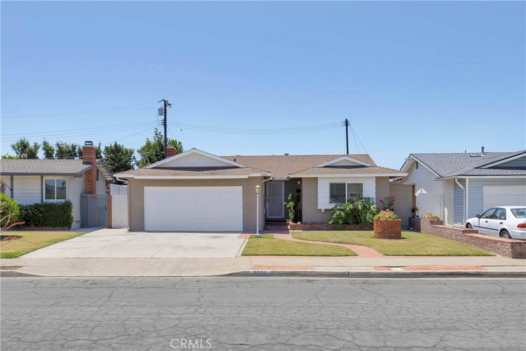 8350 E Blithedale Property Photo 4