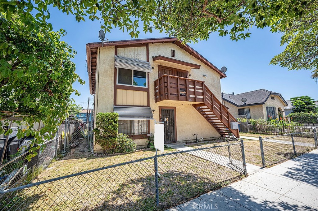 1490 Gundry Property Photo 1