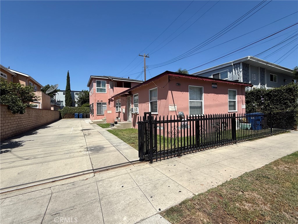 1111 Walnut Property Photo 2