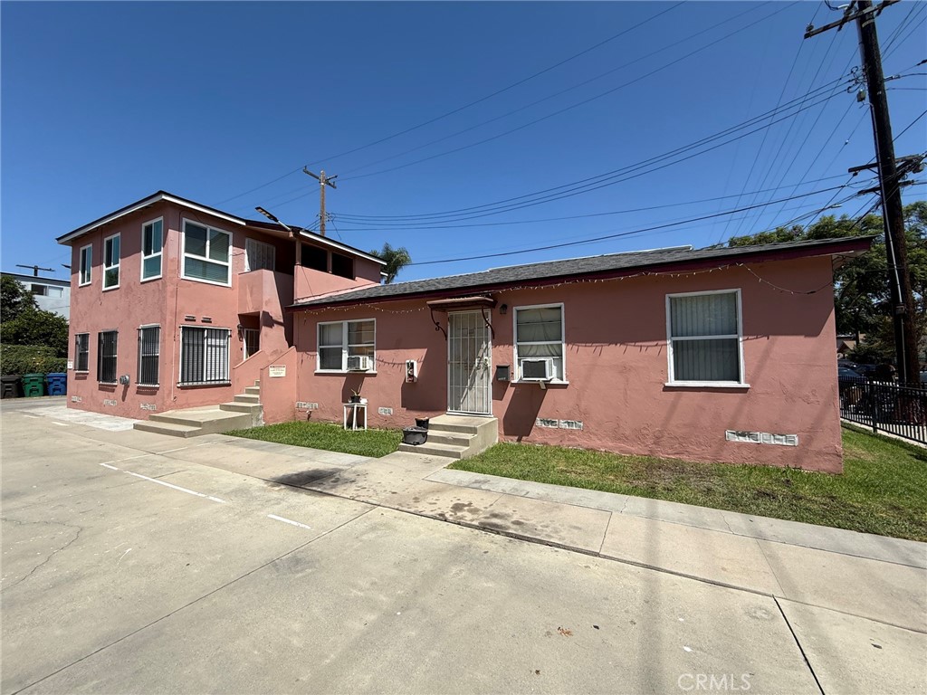1111 Walnut Property Photo 3