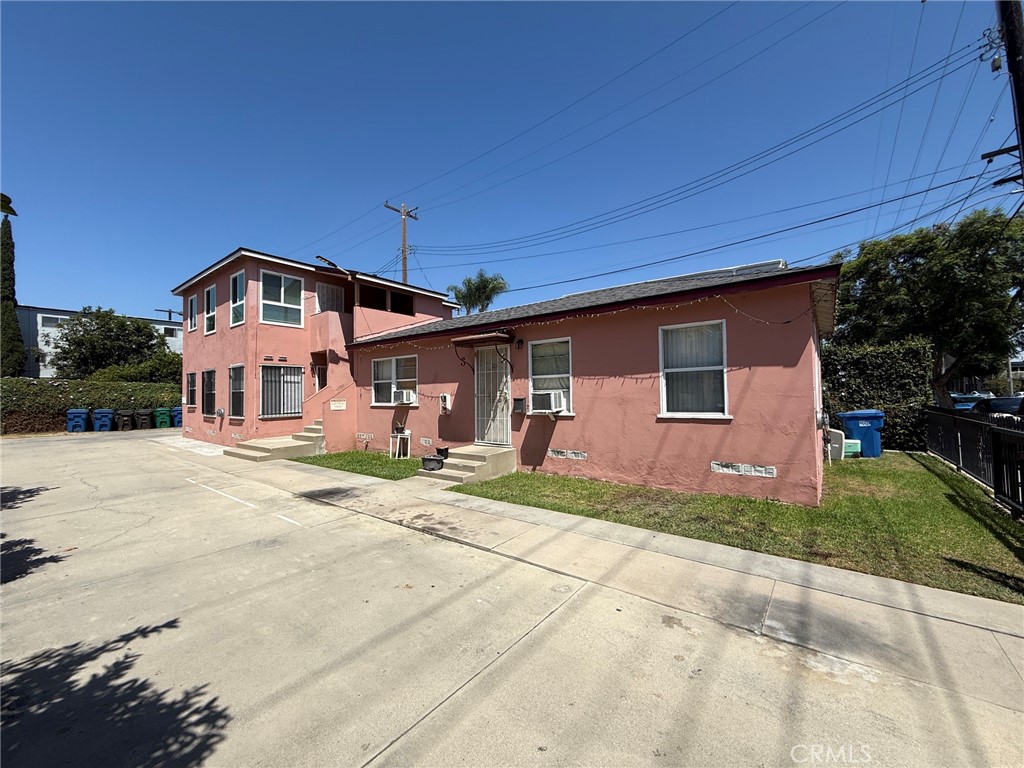 1111 Walnut Property Photo 4