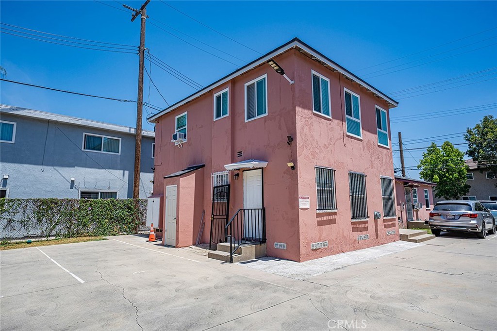 1111 Walnut Property Photo 9