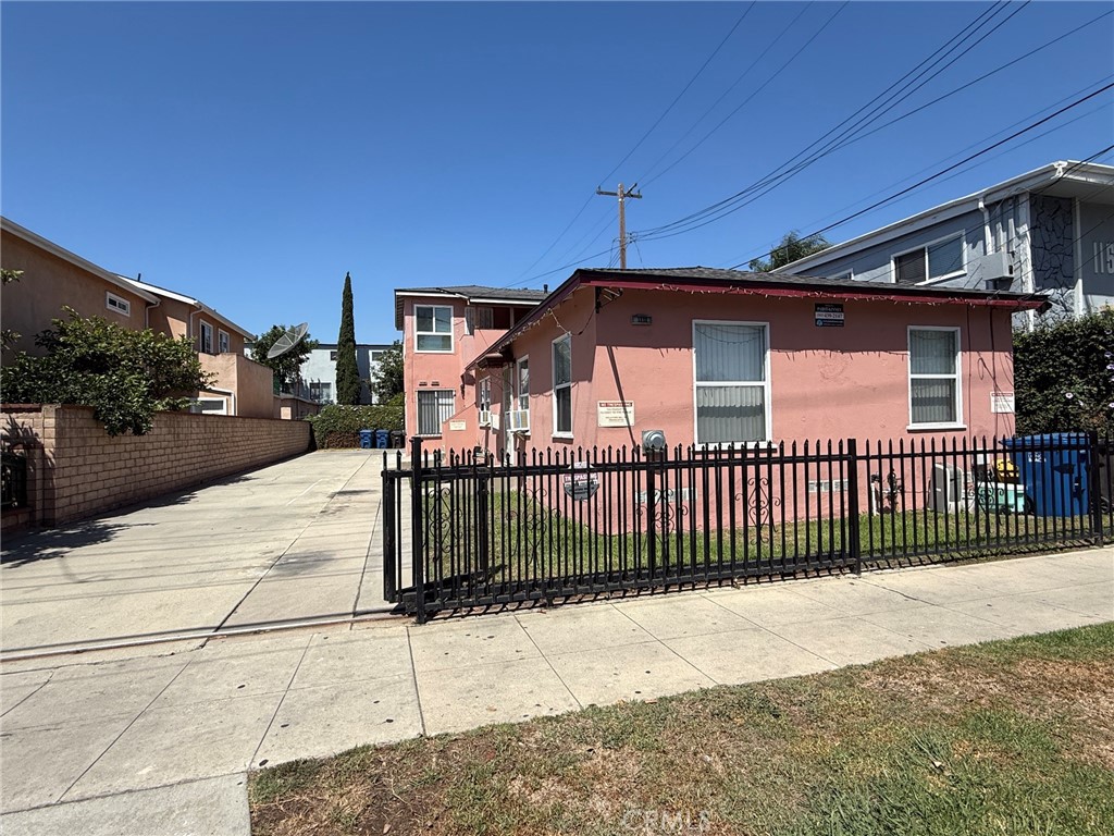 1111 Walnut Property Photo 21