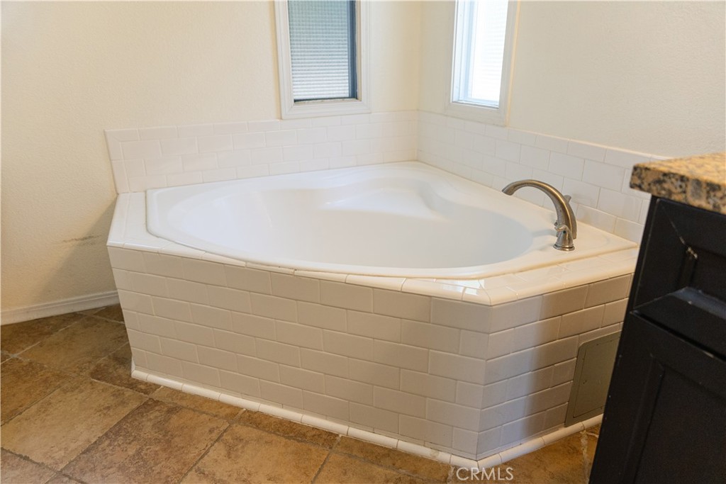 23301 Ridge Route 207 Property Photo 24