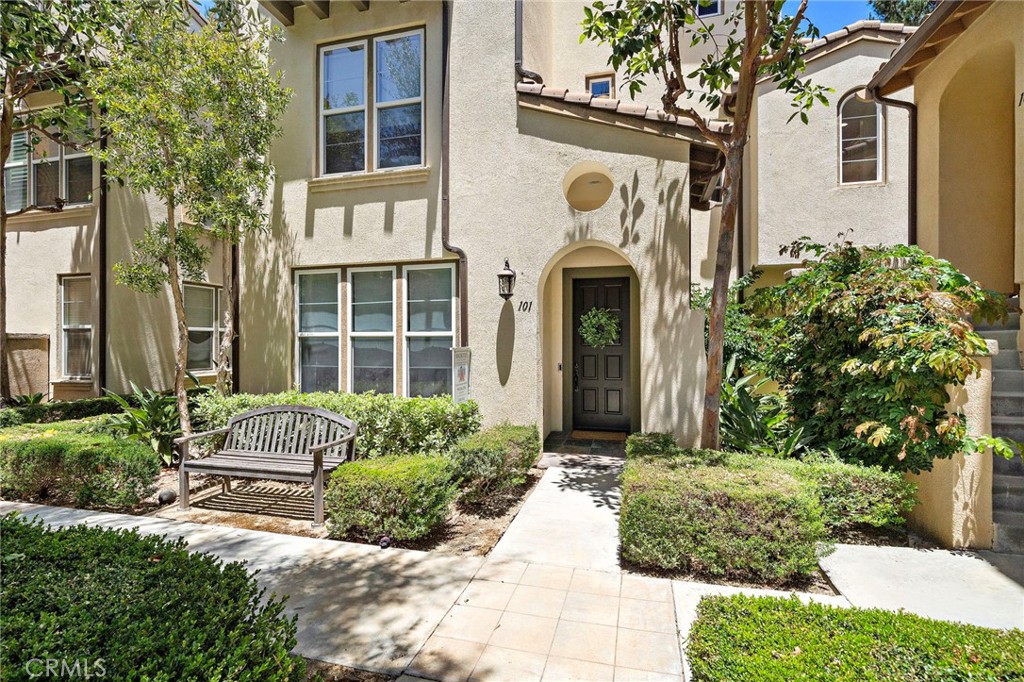 101 Tall Oak Property Photo 3