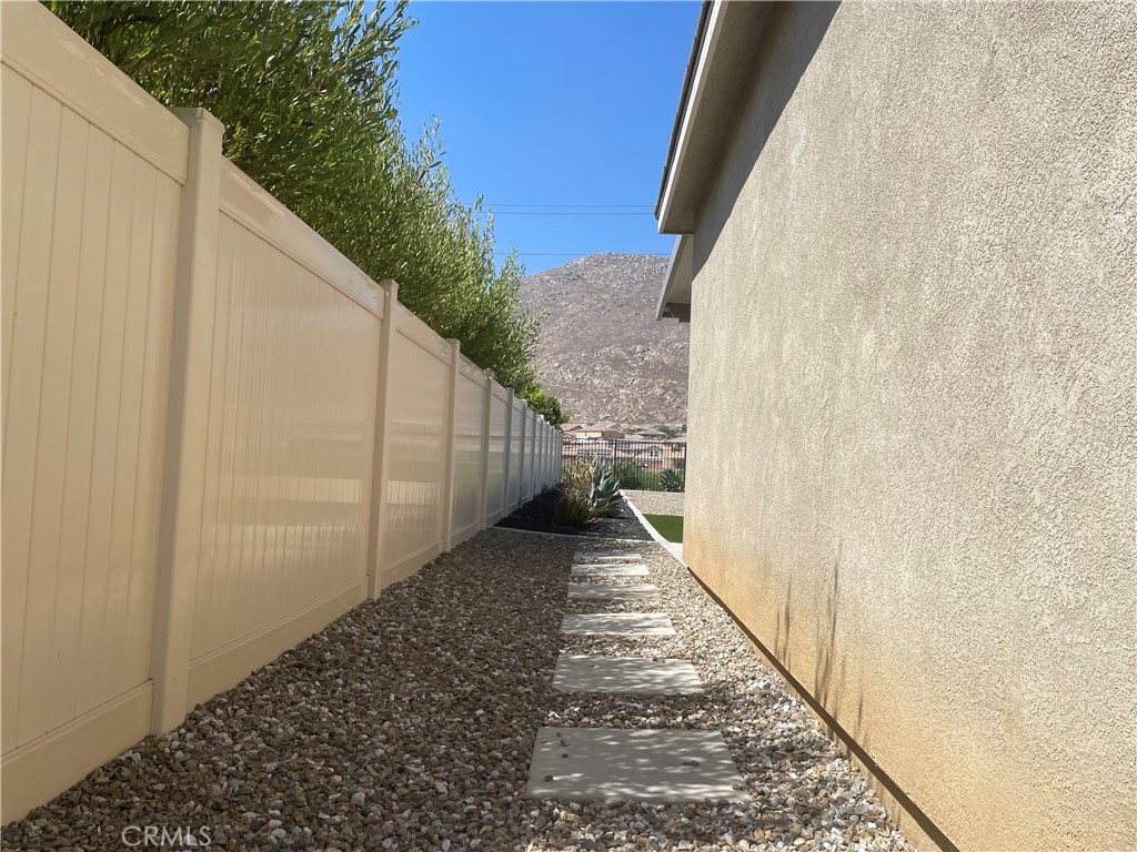 20952 Telegraph Road Property Photo 9