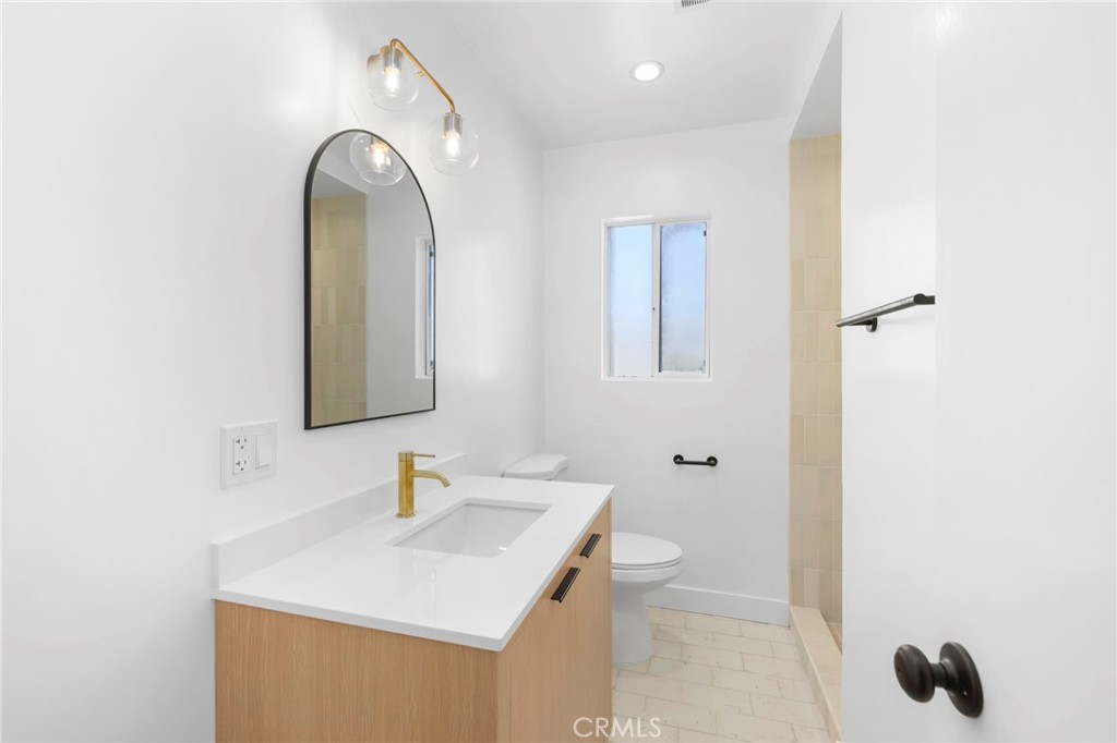 3020 #9 E 3rd 9 Property Photo 16