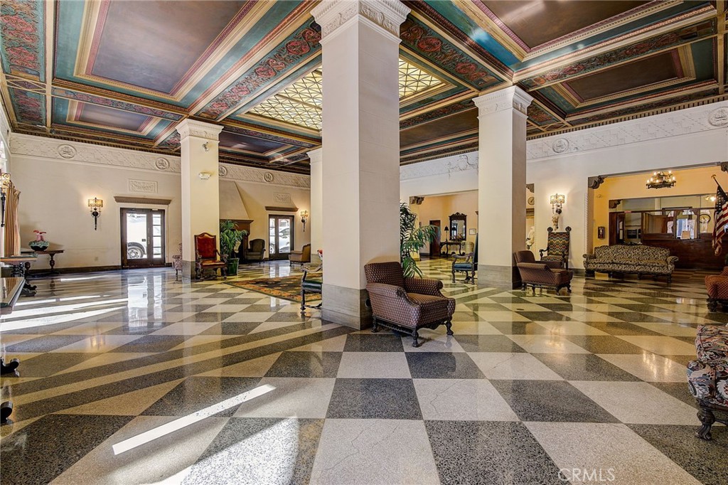 315 W 3rd Street 1006 Property Photo 6