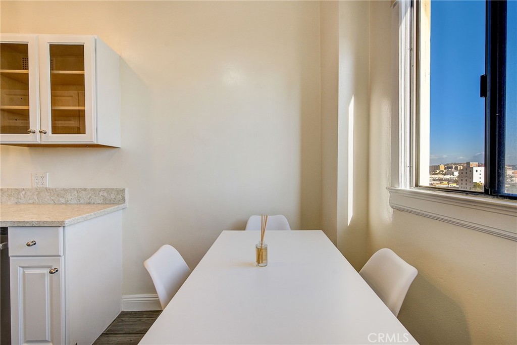 315 W 3rd Street 1006 Property Photo 16