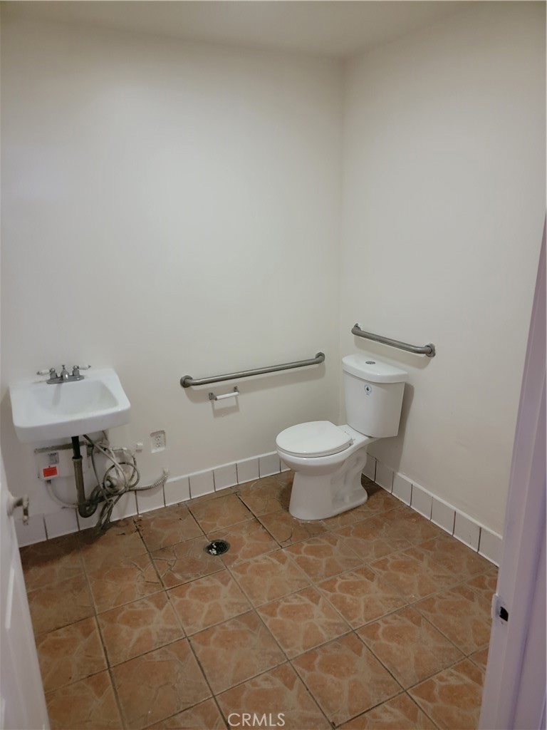 1702 N Long Beach Property Photo 8