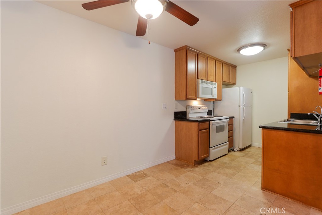 23310 Marigold U-103 Property Photo 7