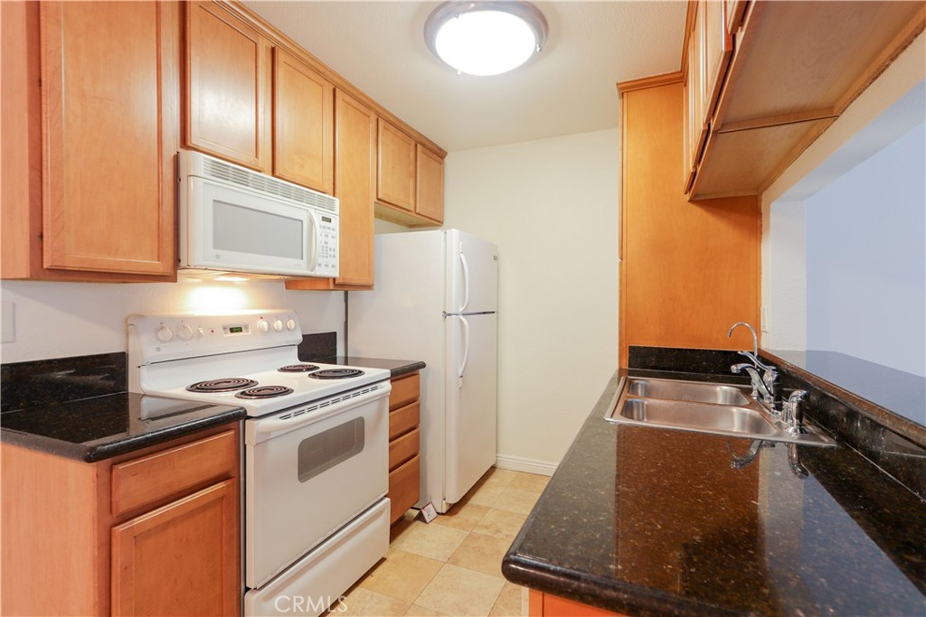 23310 Marigold U-103 Property Photo 8