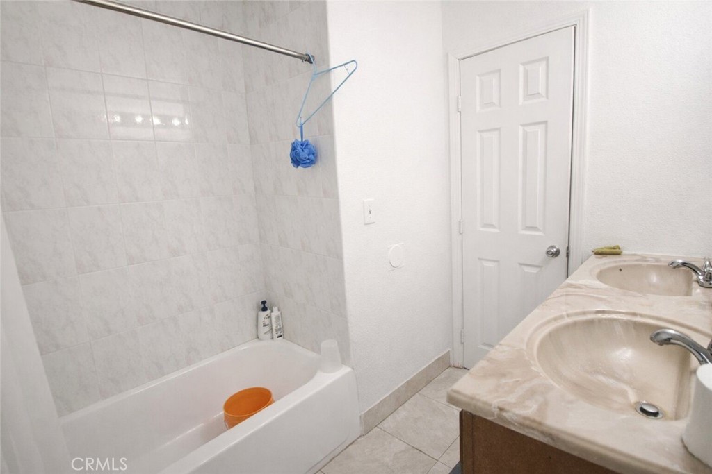 1001 E Grant F4 Property Photo 13