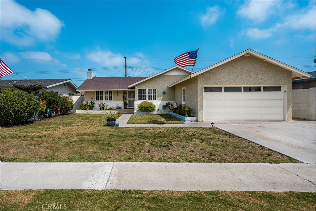 6975 San Bernardo Circle Property Photo 1
