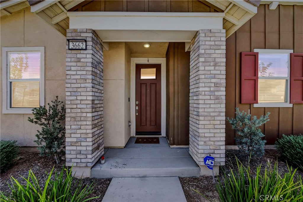 3662 S Basanite Property Photo 3