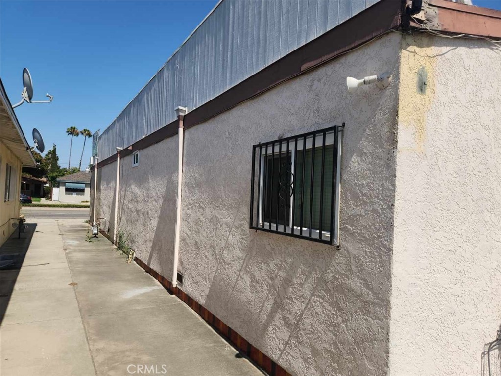 627 S Harbor Property Photo 9