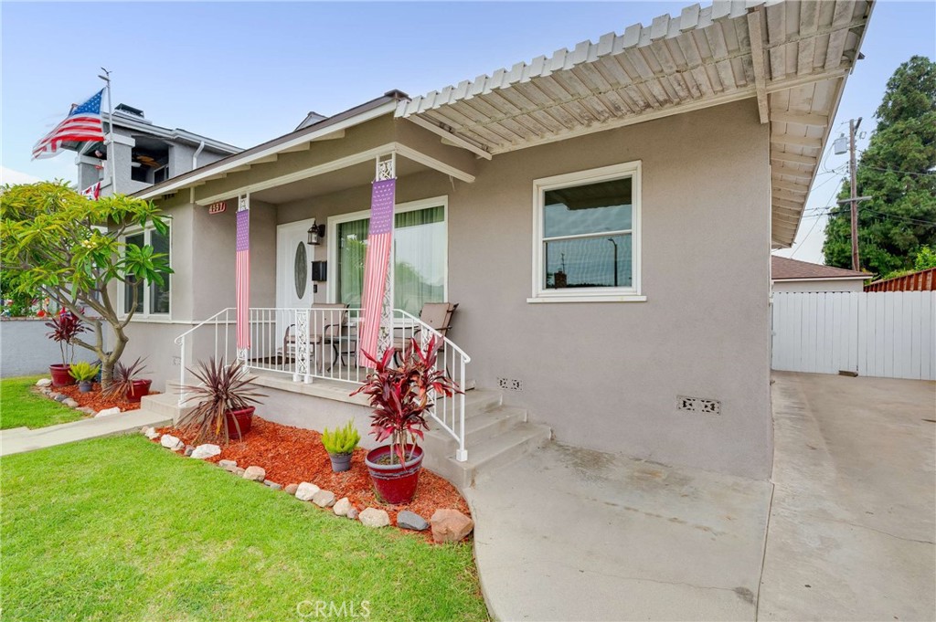 4557 Albury Property Photo 2