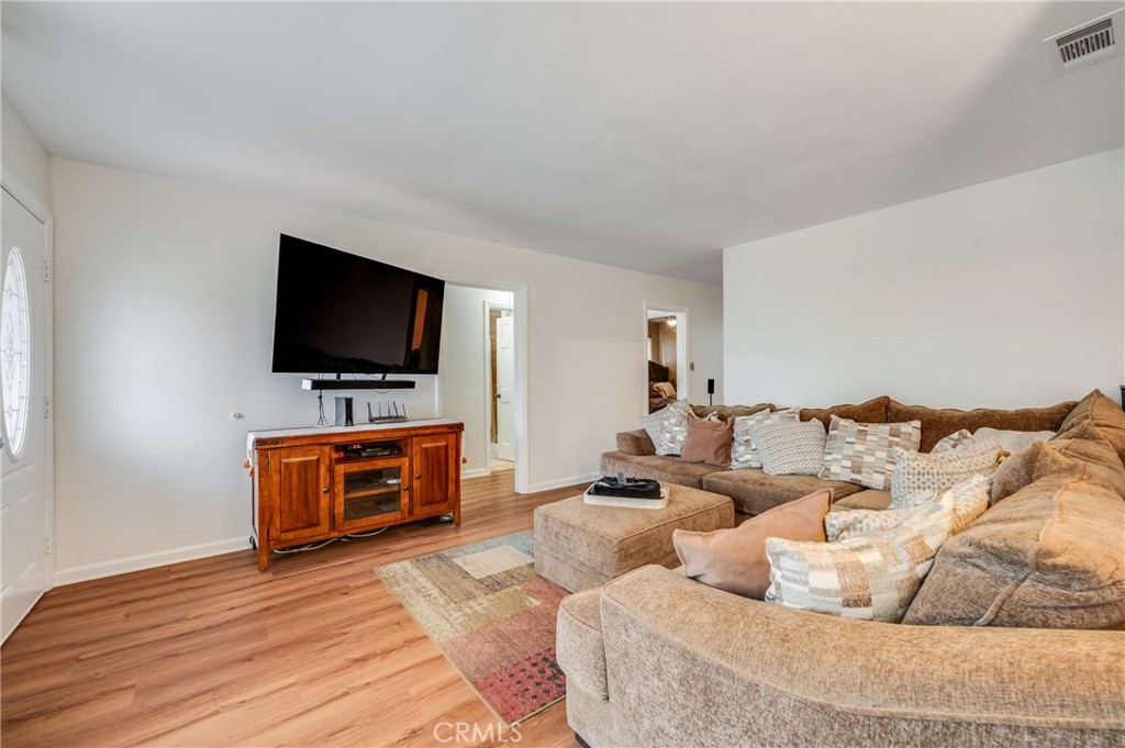 4557 Albury Property Photo 4