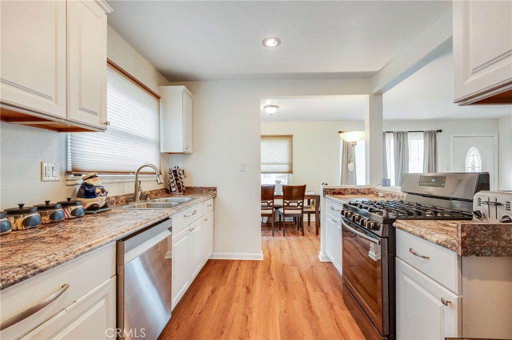 4557 Albury Property Photo 9