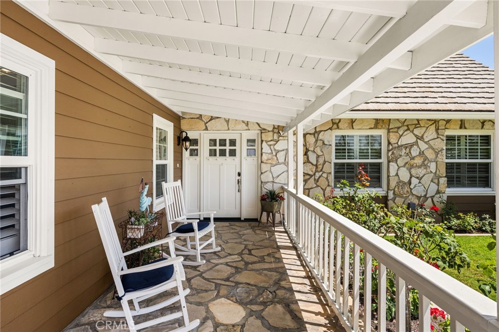 5642 Mountain View Avenue Property Photo 6