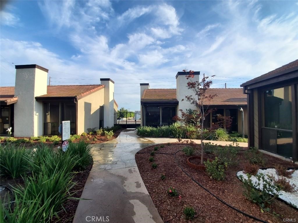 461 E Whittier B Property Photo 4