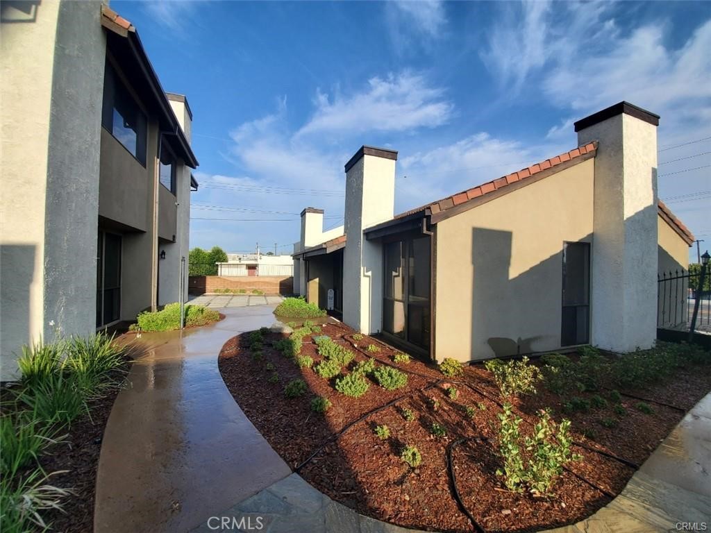 461 E Whittier B Property Photo 6