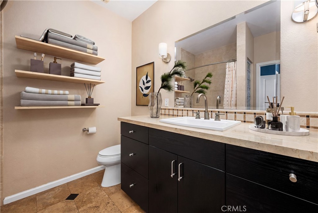 425 E Ocean 440 Property Photo 25