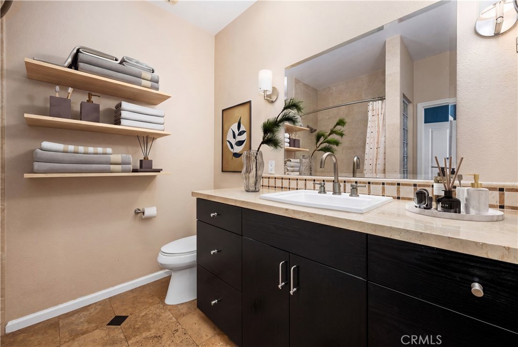 425 E Ocean 440 Property Photo 25