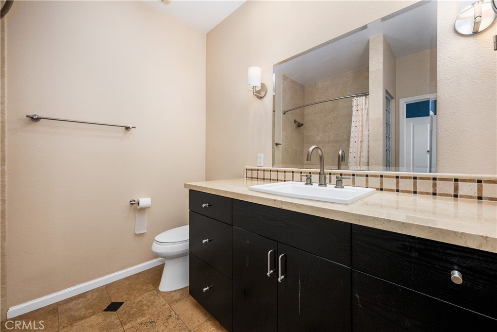425 E Ocean 440 Property Photo 26
