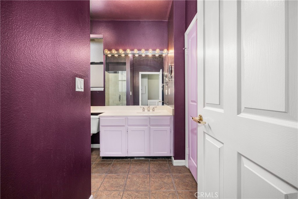 425 E Ocean 440 Property Photo 35
