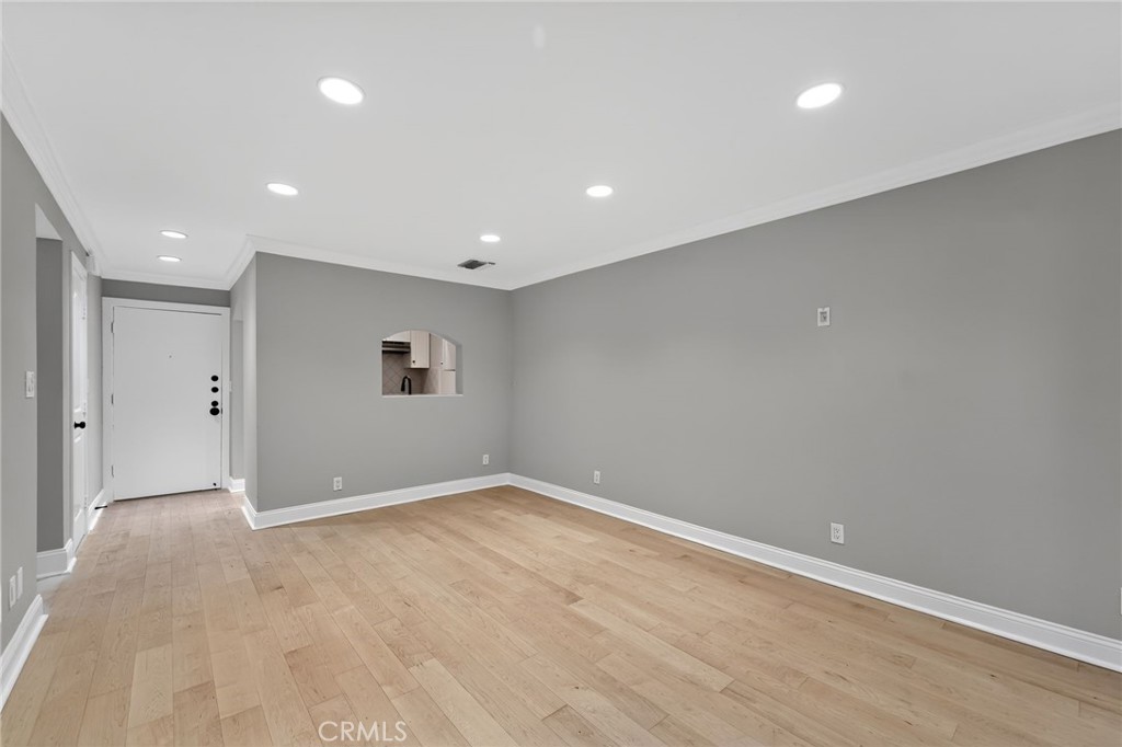 750 N Kings 114 Property Photo 9