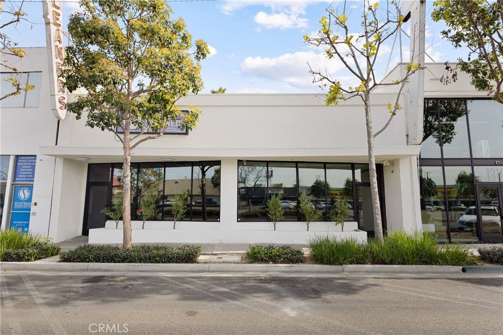 13052 Hawthorne Boulevard Property Photo 1
