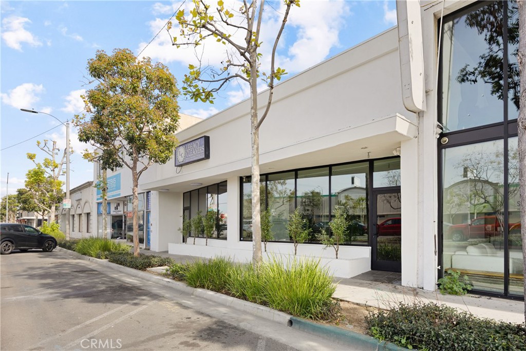 13052 Hawthorne Boulevard Property Photo 2